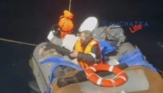 Čovek je preživeo 67 dana na otvorenom moru u gumenom čamcu, okružen beživotnim telima svojih rođaka.