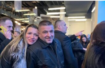 (FOTO) SMILJANA, LJILJANA, ANĐELIJA, NENAD, A IZ DRUGOG BRAKA – BLIZANCI: Baja Mali Knindža ima šestoro dece: Ćerke su završile teške fakultete i prave su lepotice, evo kako izgledaju