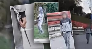 Osmogodišnji učenik u Kaluđerici izazvao je šokantan incident kada je u školskom dvorištu jurio svoje drugare nožem dužine oko 20 centimetara.