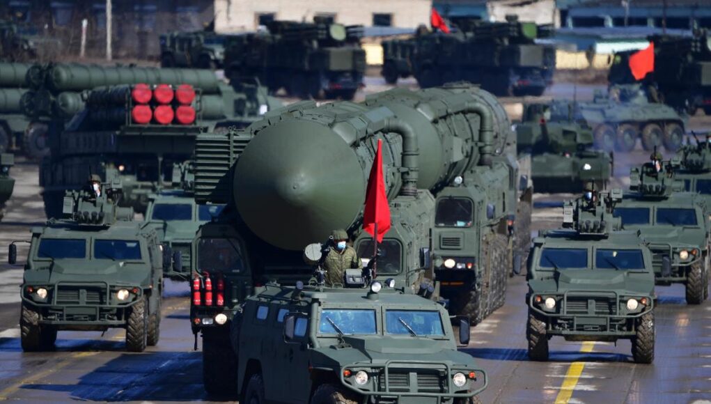 PUTIN VEČERAS LANSIRA ZASTRAŠUJUĆU INTERKONTINENTALNU BALISTIČKU RAKETU?!Ukrajina strepi, NATO u pripravnosti!“Domet veći od 10.000 kilometara“