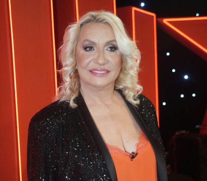 ČETIRI VELIKA HITA KOJA JE VESNA ZMIJANAC ODBILAJedna pesma joj je posebno teško pala: „Zbog partnera nisam smela da je snimim“
