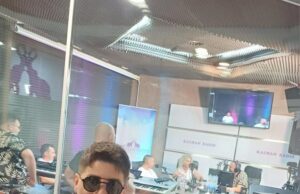 Minela Nezirović – Tekstopisac, kompozitor i menadžer čiji rad prepoznaju izvođači i producenti