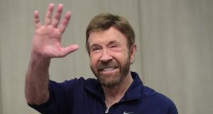 UMRO Chuck Norris U 86. GODINI: Juče primljen u bolnicu, poznati prvi detalji