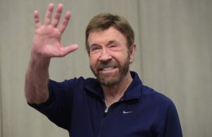UMRO Chuck Norris U 86. GODINI: Juče primljen u bolnicu, poznati prvi detalji