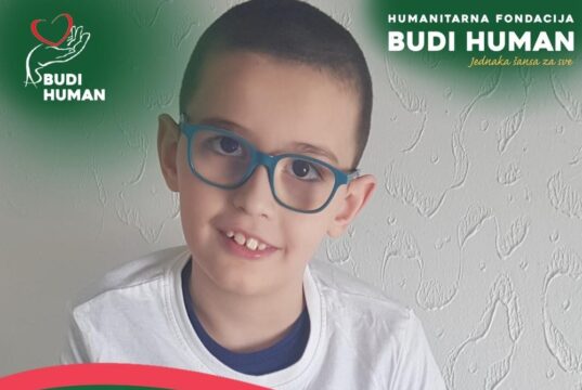 Budi Human Pomozimo Pavletu da ozdravi.