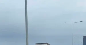 HAOS NA AUTO-PUTU KOD DOBANOVACAKamion vozio u kontrasmeru – vozači u šoku!