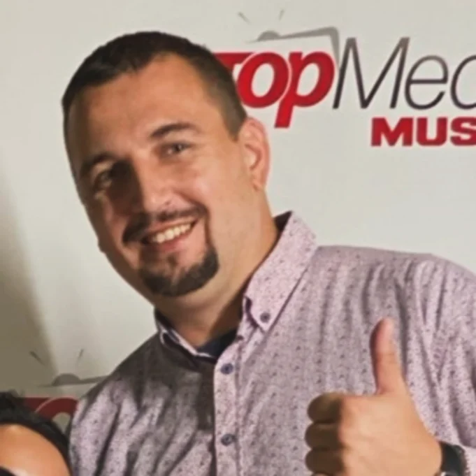 MUZIČKI MENADŽER SA NAJBOLJOM MUZIČKOM PONUDOM NA BALKANU