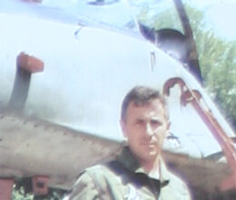 „NEĆETE VI DA GINETE DECO – JA ĆU!”PILOT MILENKO PAVLOVIĆ, NIJE SPASIO SEBE – SPASIO JE ONE KOJI TEK TREBA DA ŽIVE!