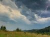 RHMZ UPOZORAVA: STIŽU PLJUSKOVI, GRAD I OLUJNI VETAR – TEMPERATURE DO 37°C Shutterstock F