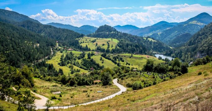 Tara sve skuplja: Ar placa ide i preko 6.100 evra
