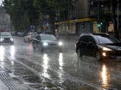 NEVREME STIGLO U SRBIJU: JAK PLJUSAK SE SRUČIO NA GOČ, U BEOGRADU ODJEKUJE GRMLJAVINA!