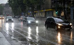 NEVREME STIGLO U SRBIJU: JAK PLJUSAK SE SRUČIO NA GOČ, U BEOGRADU ODJEKUJE GRMLJAVINA!