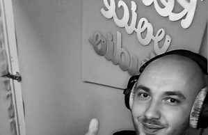 NIKOLA RADIĆ PONOVO POMERA GRANICE: COVER „DEFICIT“ ZA SAMO NEKOLIKO SATI ODUŠEVIO PUBLIKU!